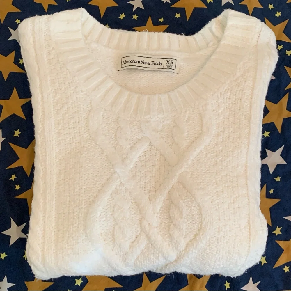 Abercrombie & Fitch Chunky Knit Sweater - Picture 1 of 10